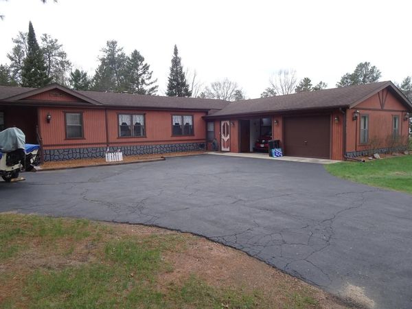 W5643 Buckhorn DRIVE, New Lisbon, WI 53950
