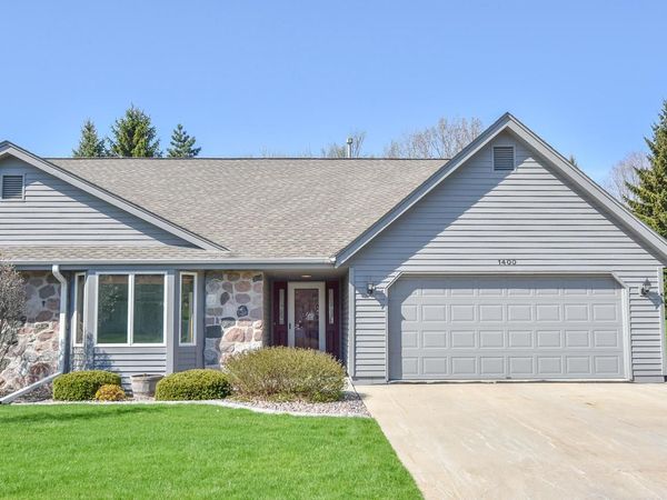 1400 Hidden Fields DRIVE, West Bend, WI 53095