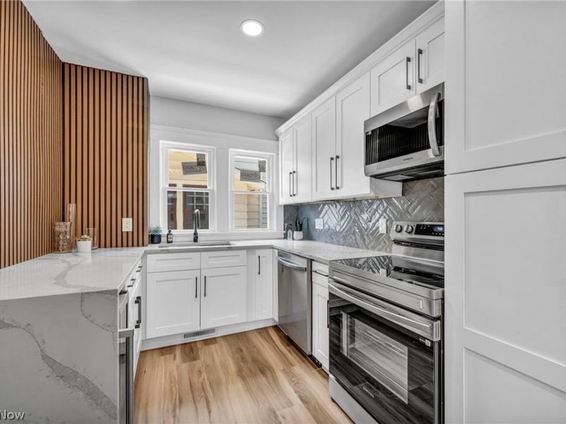 17414 Cannon Avenue, Lakewood, OH 44107 Photo 5