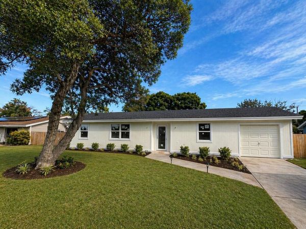 1911 SE Carvalho Street, Port St. Lucie, FL 34983