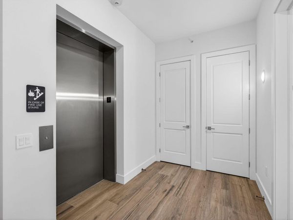 176 Lake Drive, Unit 3-302, Palm Beach Shores, FL 33404