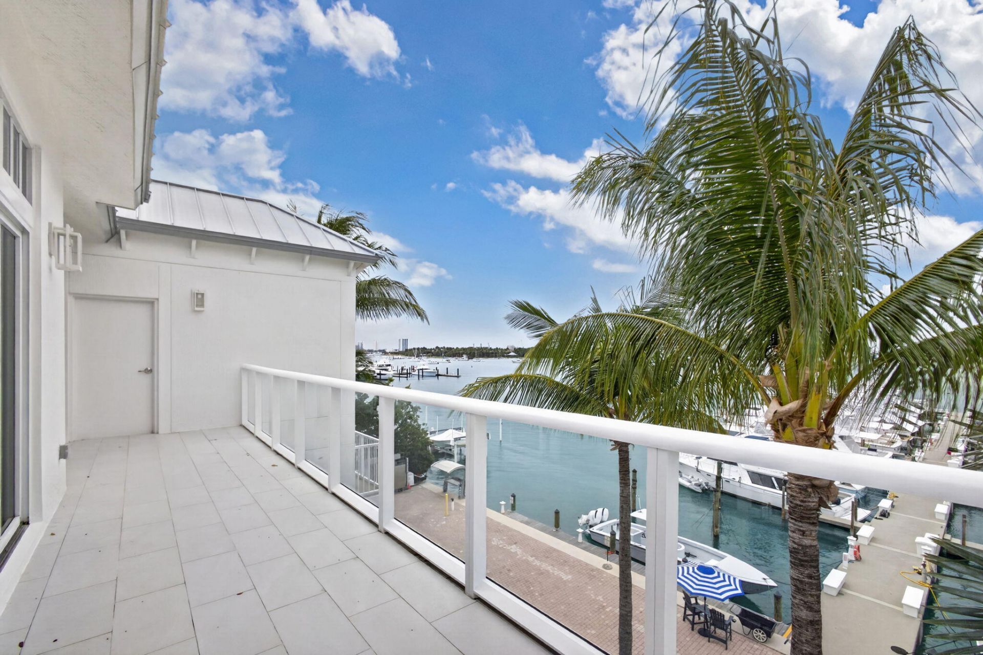 176 Lake Drive, Unit 1-302, Palm Beach Shores, FL 33404 Photo