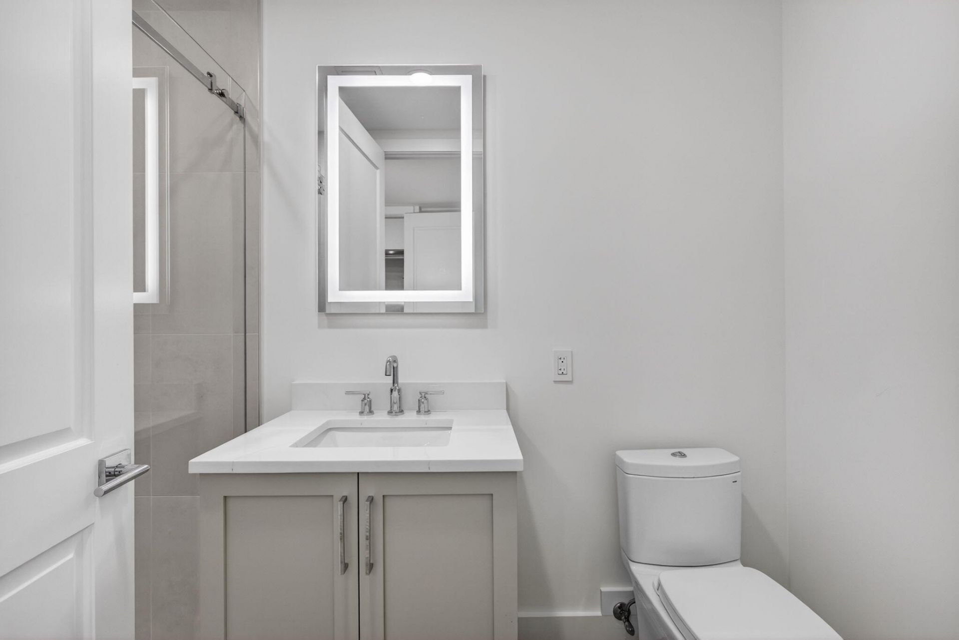 176 Lake Drive, Unit 1-302, Palm Beach Shores, FL 33404 Photo