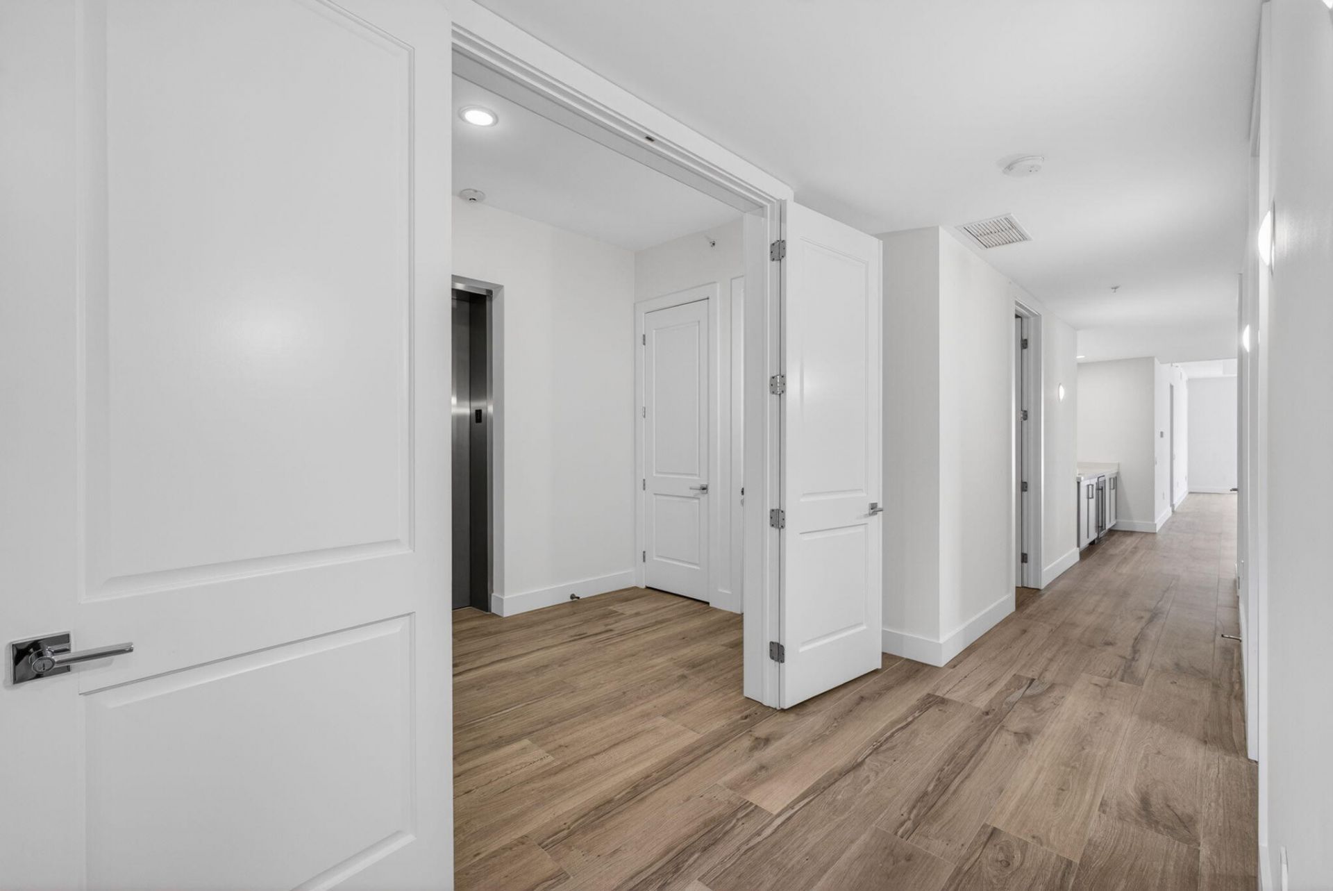 176 Lake Drive, Unit 1-302, Palm Beach Shores, FL 33404 Photo