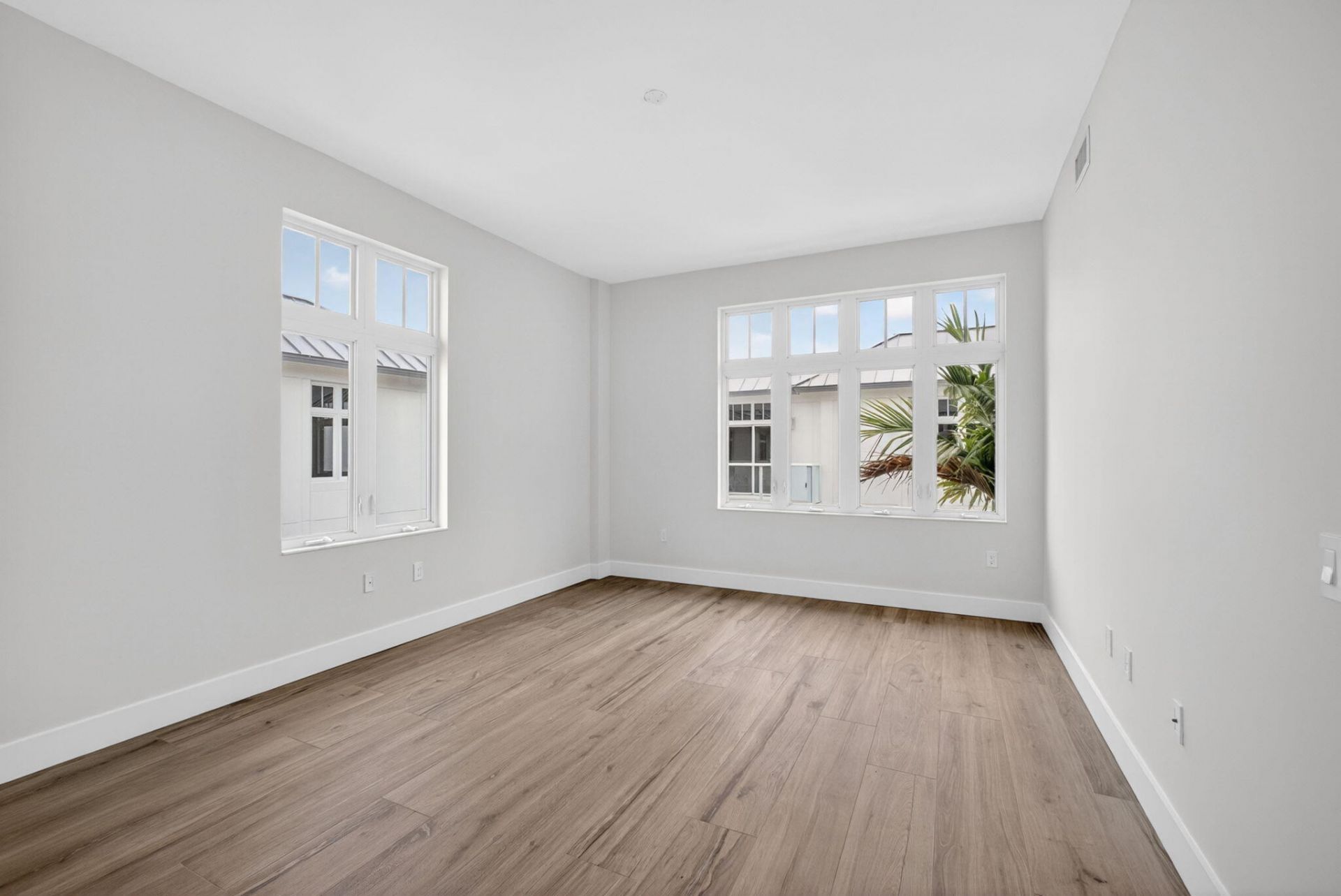 176 Lake Drive, Unit 1-302, Palm Beach Shores, FL 33404 Photo