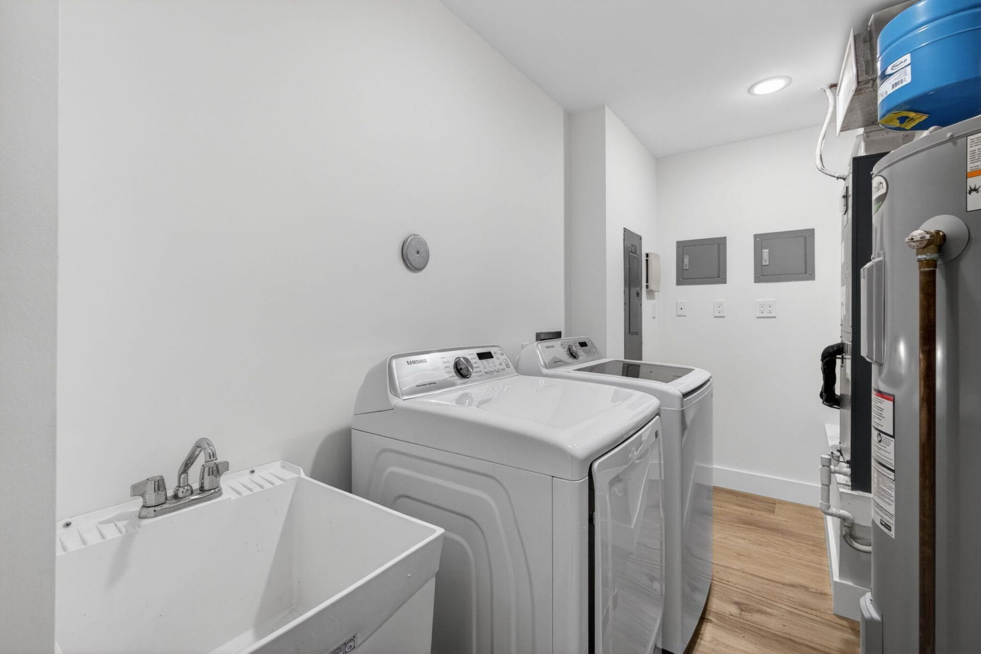 176 Lake Drive, Unit 1-302, Palm Beach Shores, FL 33404 Photo