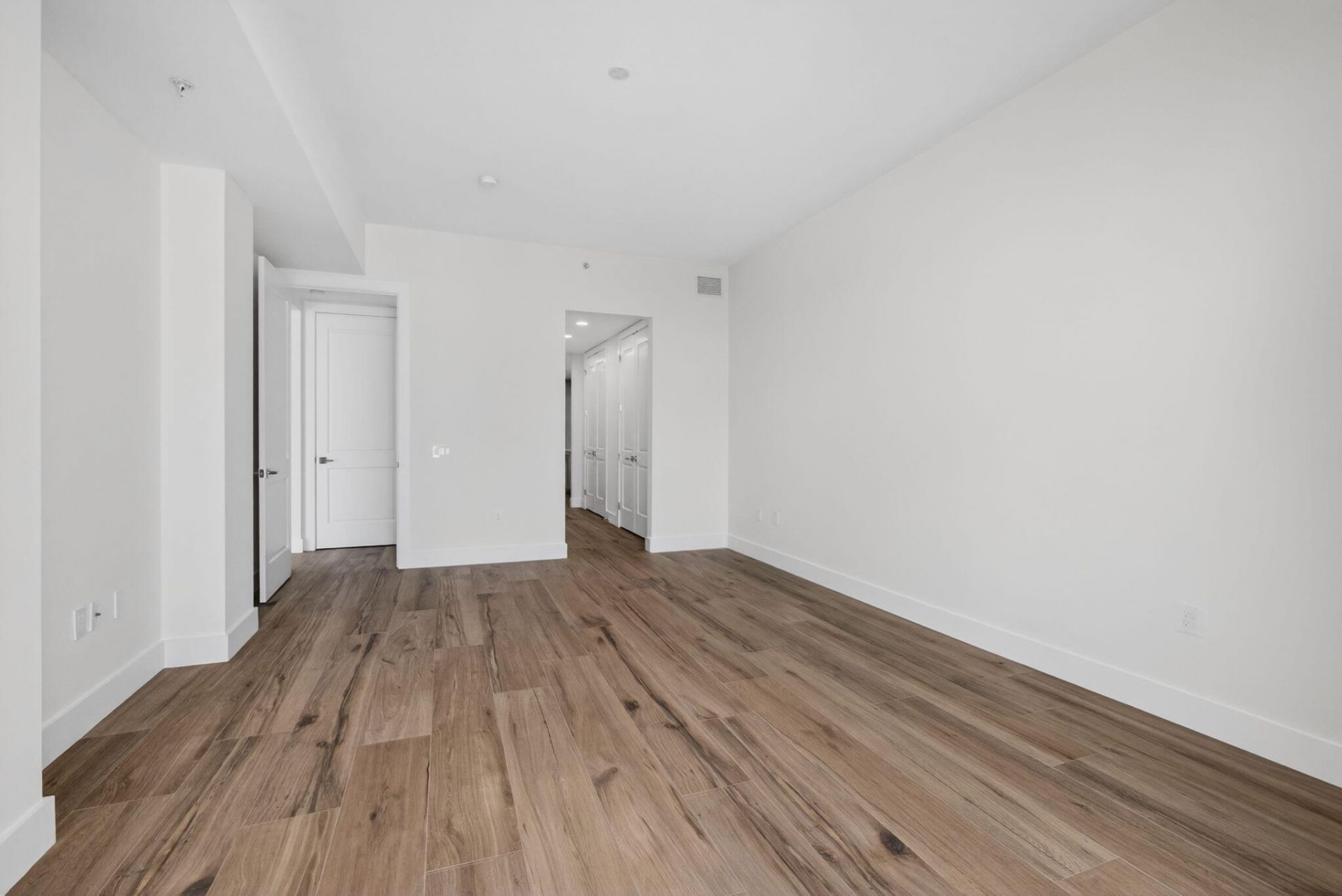 176 Lake Drive, Unit 1-302, Palm Beach Shores, FL 33404 Photo