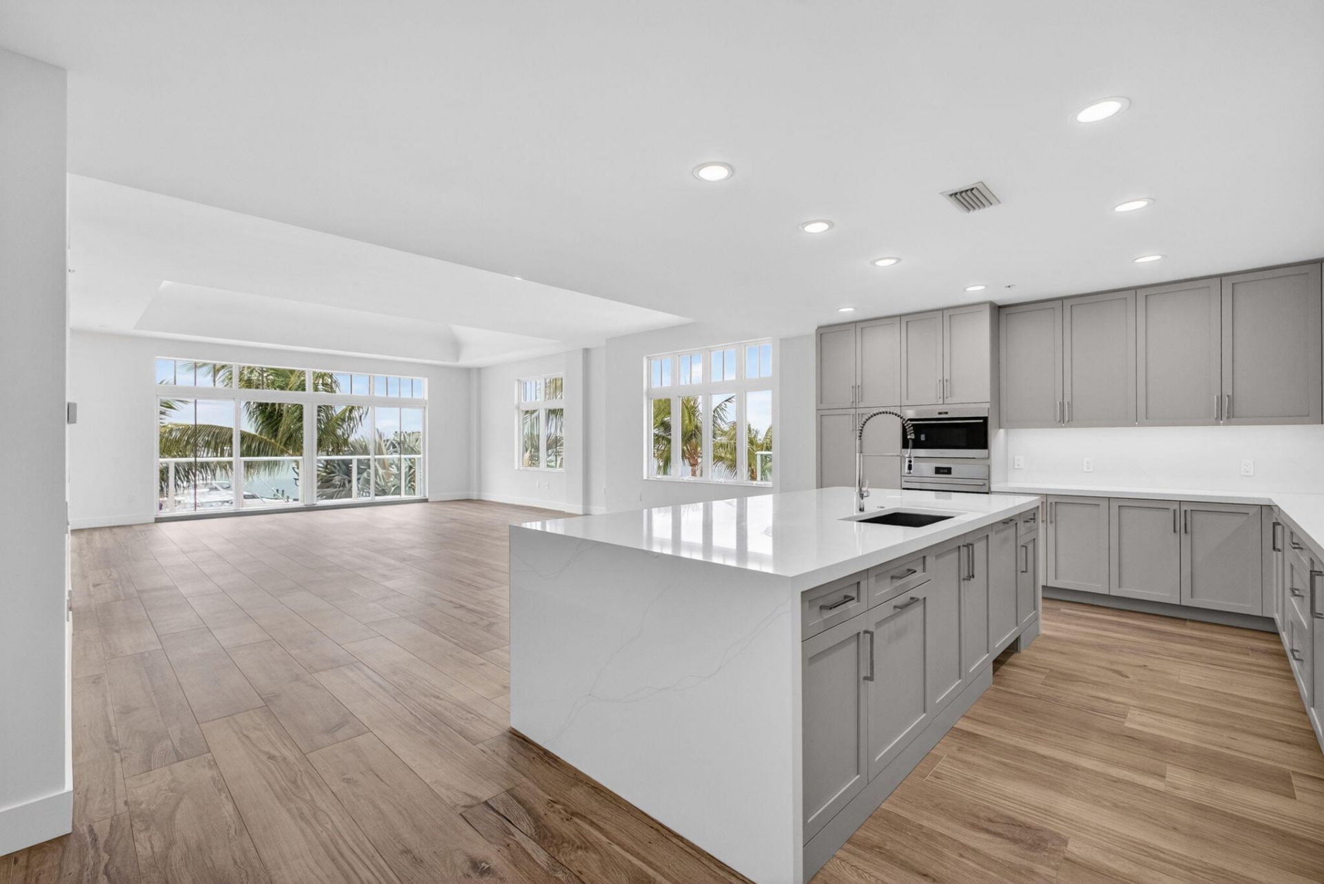 176 Lake Drive, Unit 1-302, Palm Beach Shores, FL 33404 Photo