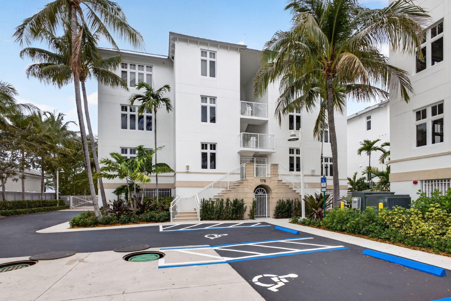 176 Lake Drive, Unit 1-302, Palm Beach Shores, FL 33404 Photo