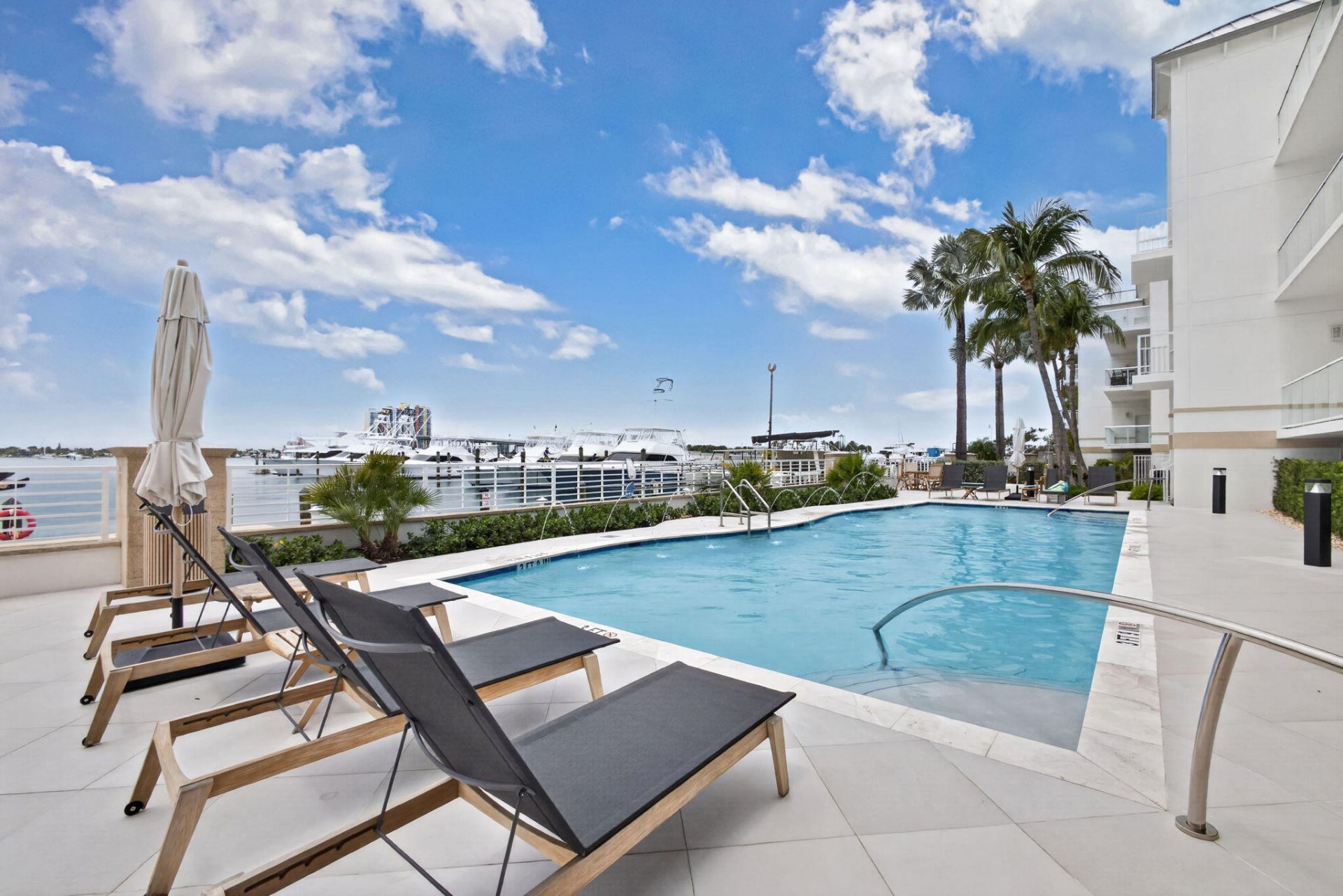 176 Lake Drive, Unit 1-302, Palm Beach Shores, FL 33404 Photo