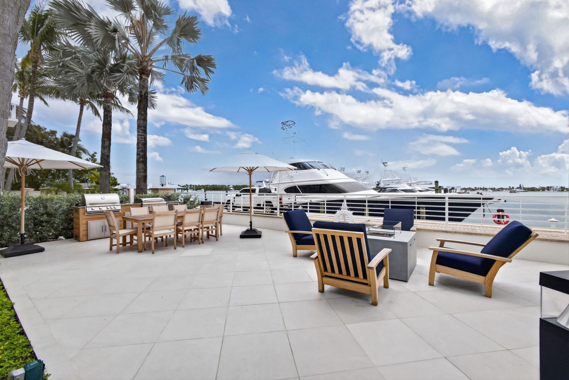 176 Lake Drive, Unit 1-302, Palm Beach Shores, FL 33404 Photo