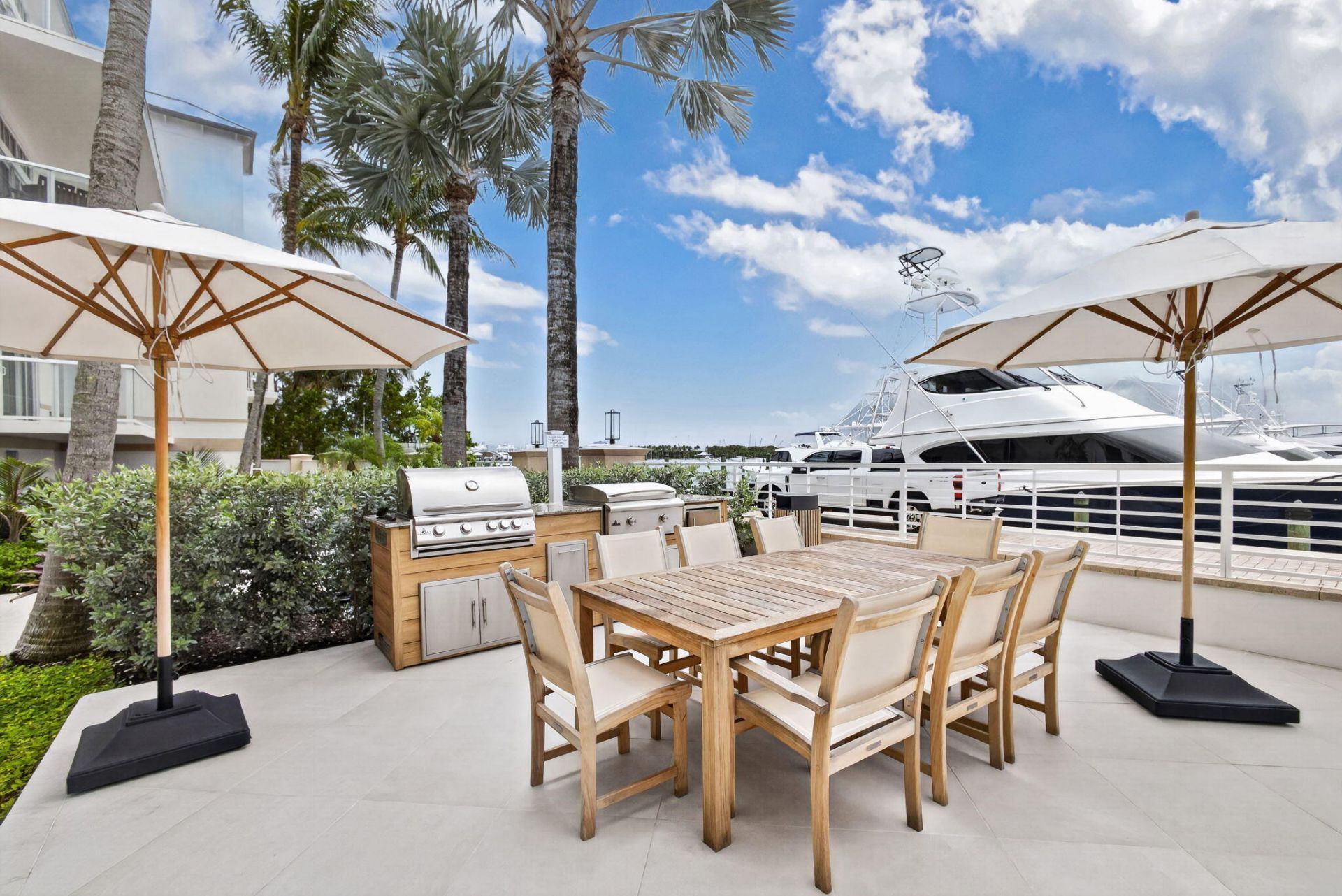 176 Lake Drive, Unit 1-302, Palm Beach Shores, FL 33404 Photo