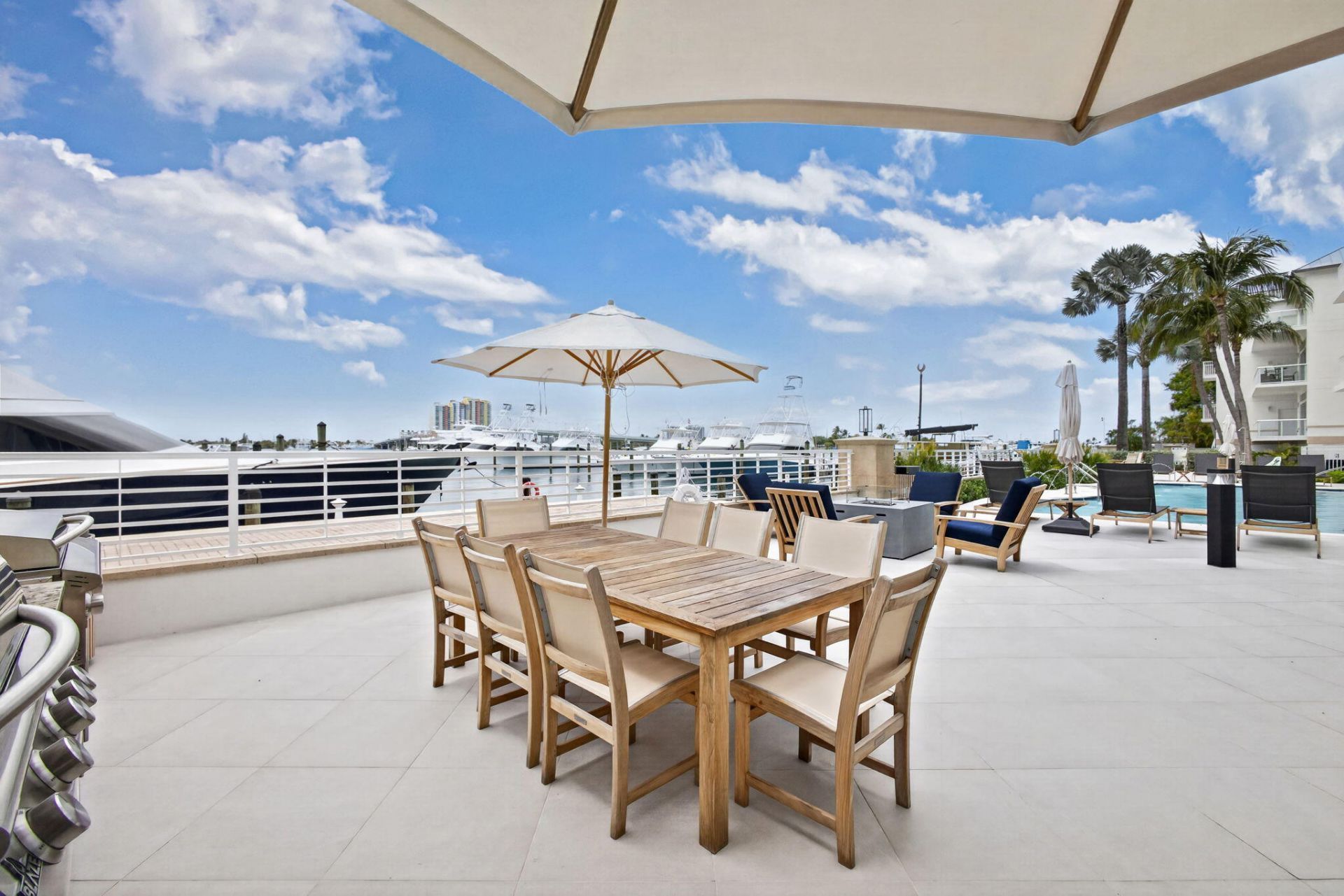 176 Lake Drive, Unit 1-302, Palm Beach Shores, FL 33404 Photo