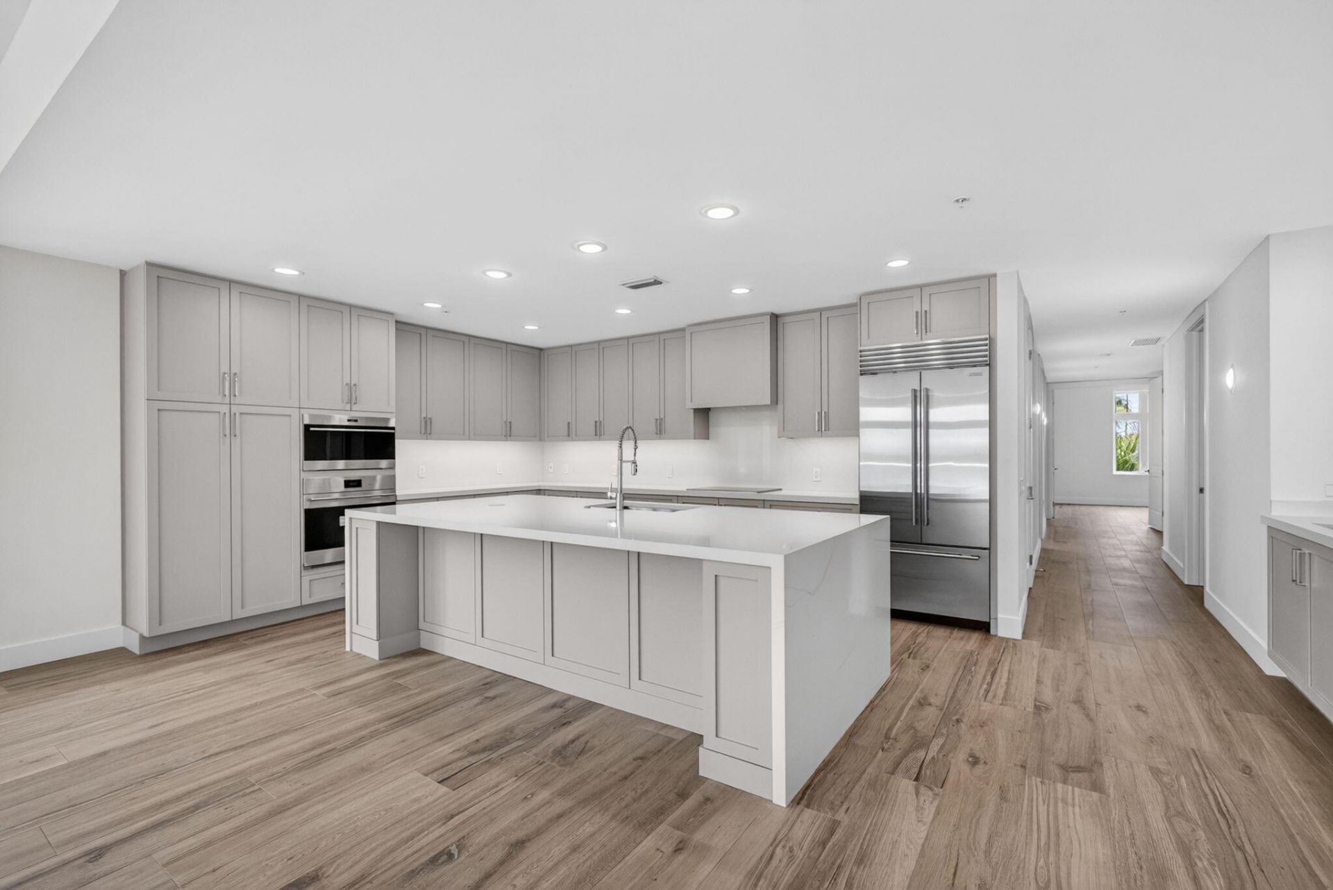 176 Lake Drive, Unit 1-302, Palm Beach Shores, FL 33404 Photo