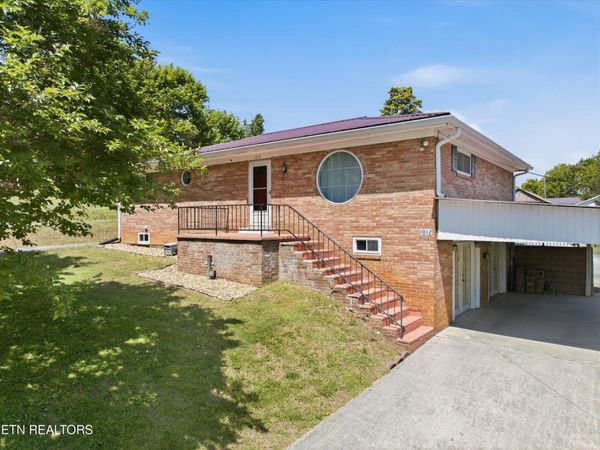 1012 Bennett St, Sweetwater, TN 37874