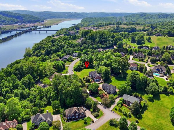 42 Riverside Drive, Oak Ridge, TN 37830