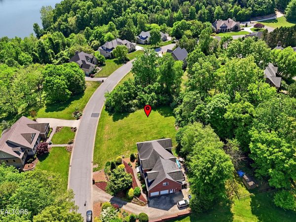 42 Riverside Drive, Oak Ridge, TN 37830