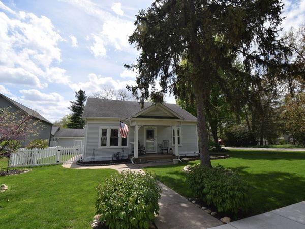 302 E Main Street , Yorkville, IL 60560