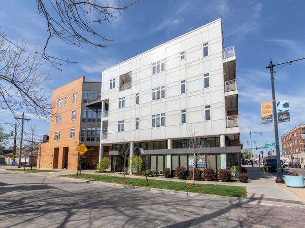 4770 N Manor Avenue N, Unit 404, Chicago, IL 60625
