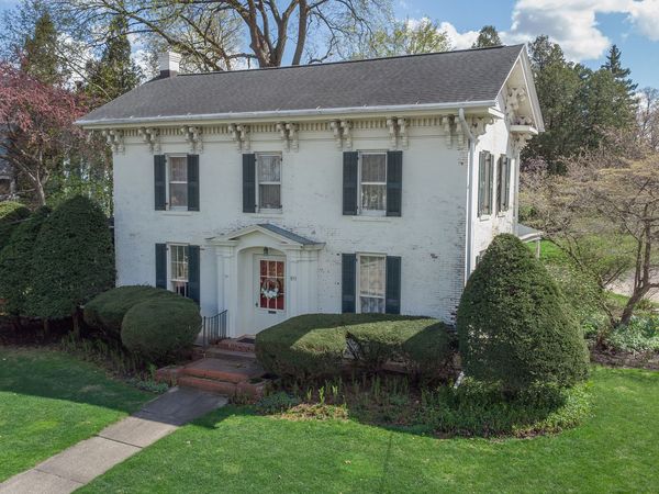 855 W Stephenson Street , Freeport, IL 61032