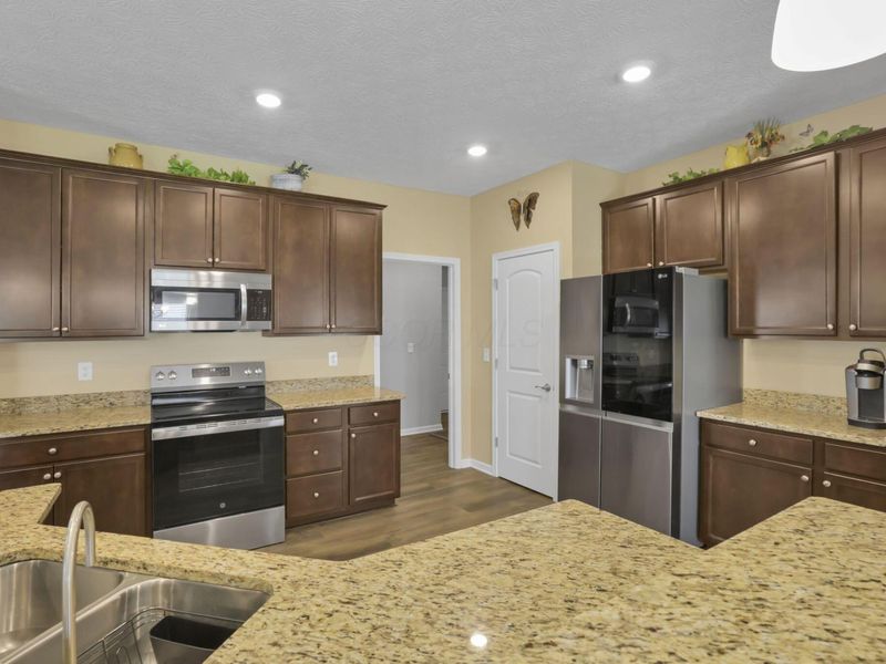 1414 Hemetite Drive , Grove City, OH 43123 Photo 13