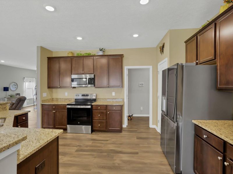 1414 Hemetite Drive , Grove City, OH 43123 Photo 14