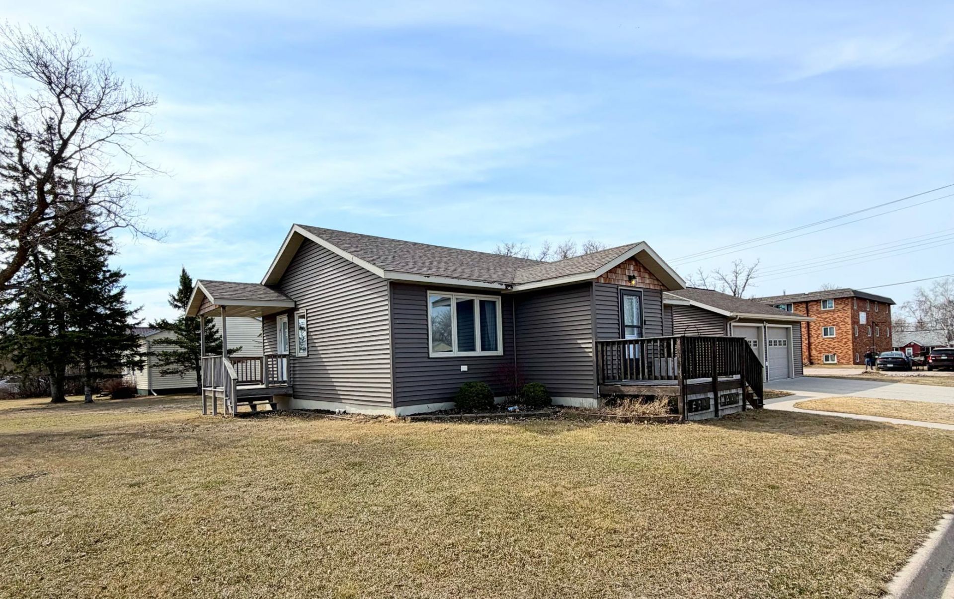 601 Main Street S, Karlstad, MN 56732