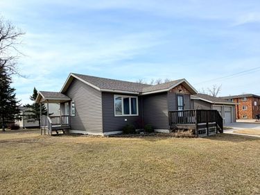 601 Main Street S, Karlstad, MN 56732