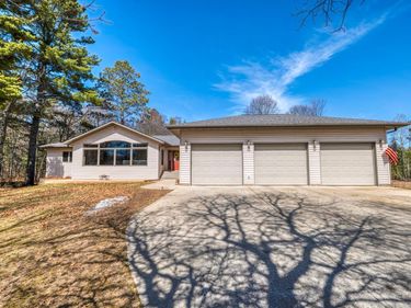 607 Maple Ridge Court NW, Bemidji, MN 56601