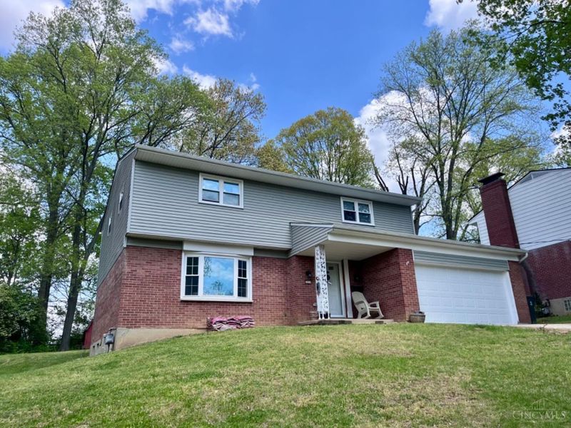 2424 Whitewood Lane, Cincinnati, OH 45239 Photo 2