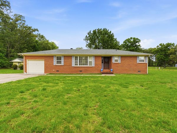 194 Hickory Dr , Manchester, TN 37355