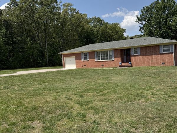 194 Hickory Dr , Manchester, TN 37355
