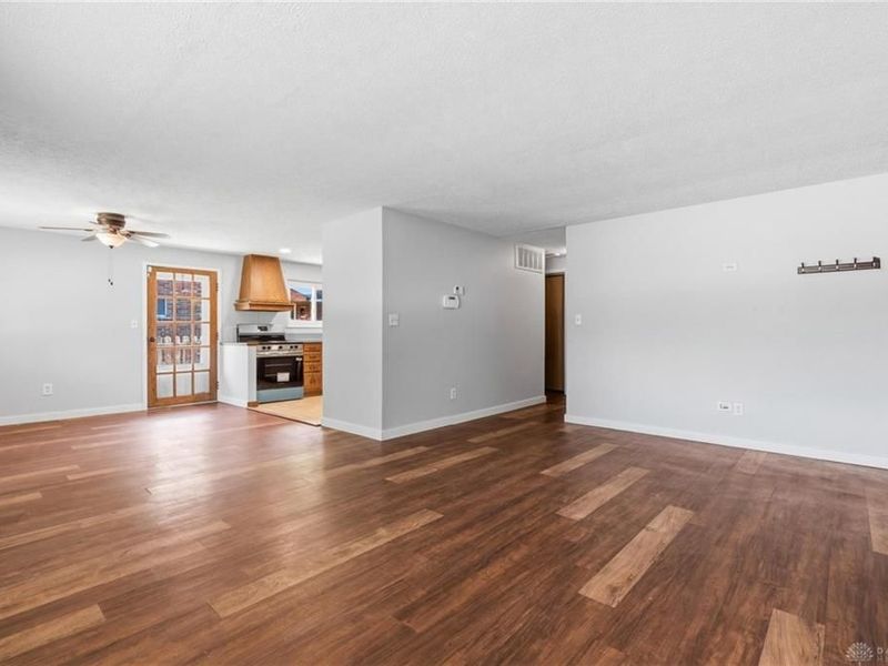 3690 Endover Road, Dayton, OH 45439 Photo 9