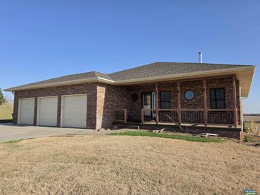 3741 Oakview Boulevard , Raymond, NE 68428