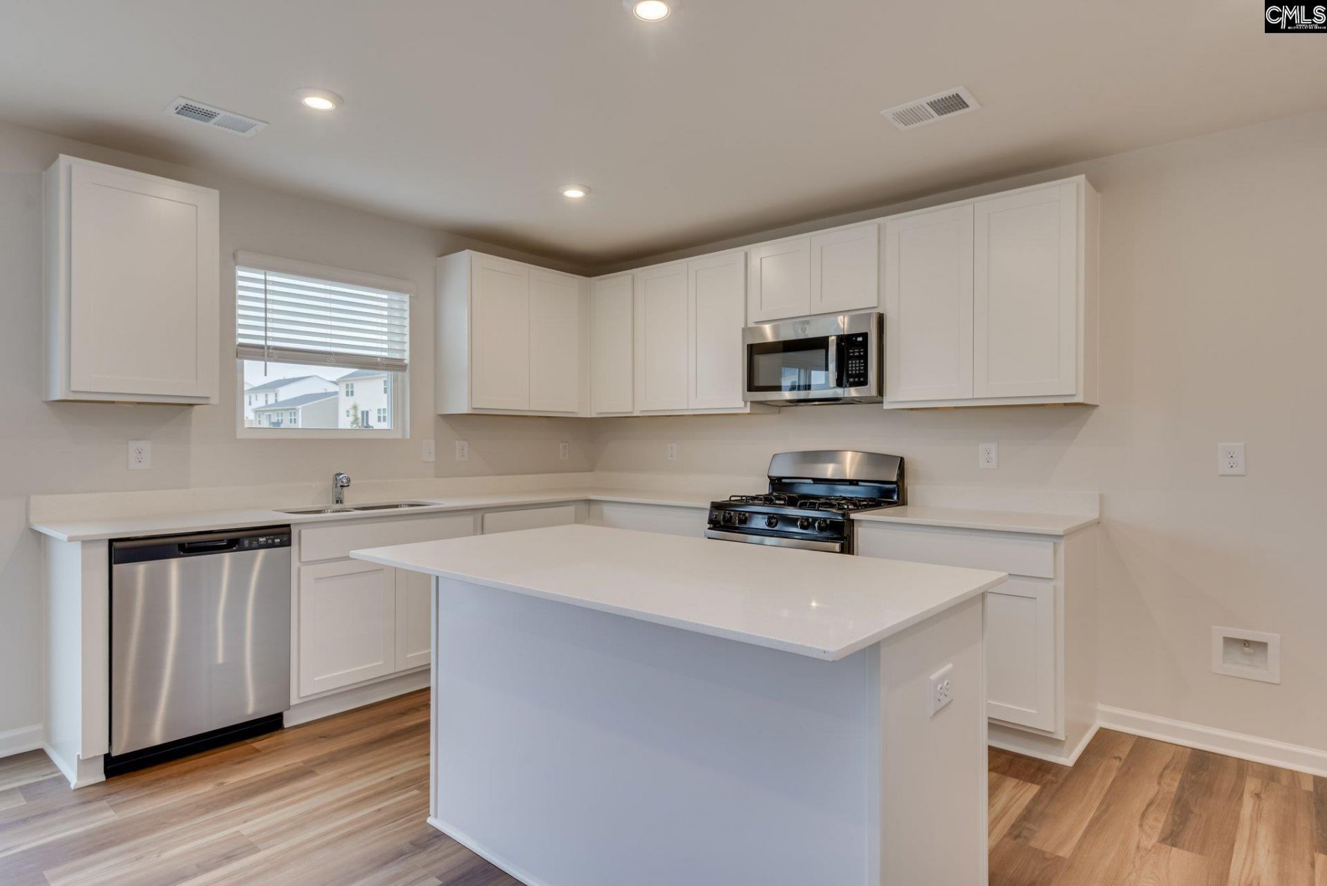 114 Artillery Lane  Photo 10