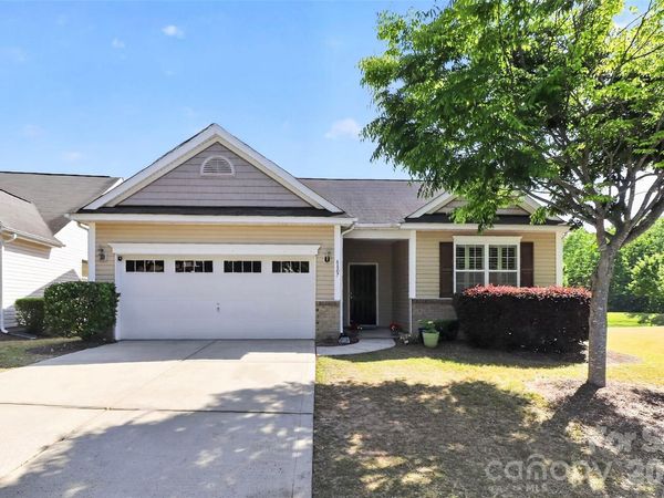 8807 Heartleaf Road, Charlotte, NC 28227