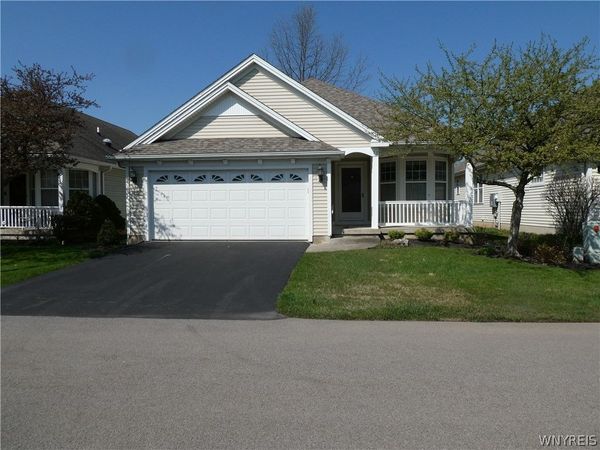 17 Parwood Trail , Depew, NY 14043