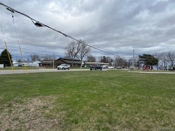 1436 E Pierson Road , Flushing, MI 48433