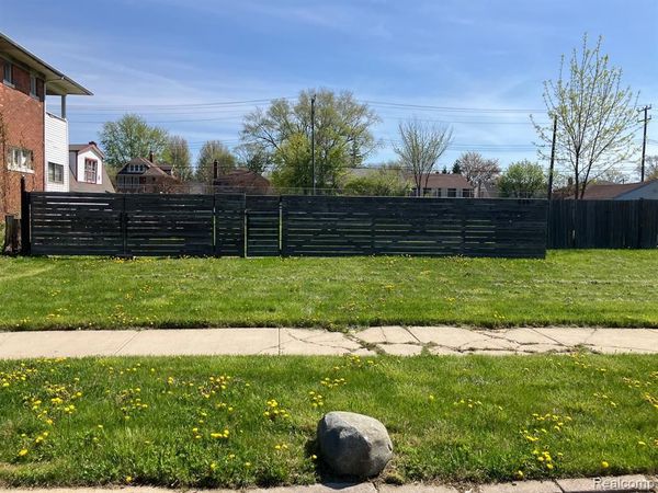 666 Ashland Street , Detroit, MI 48215