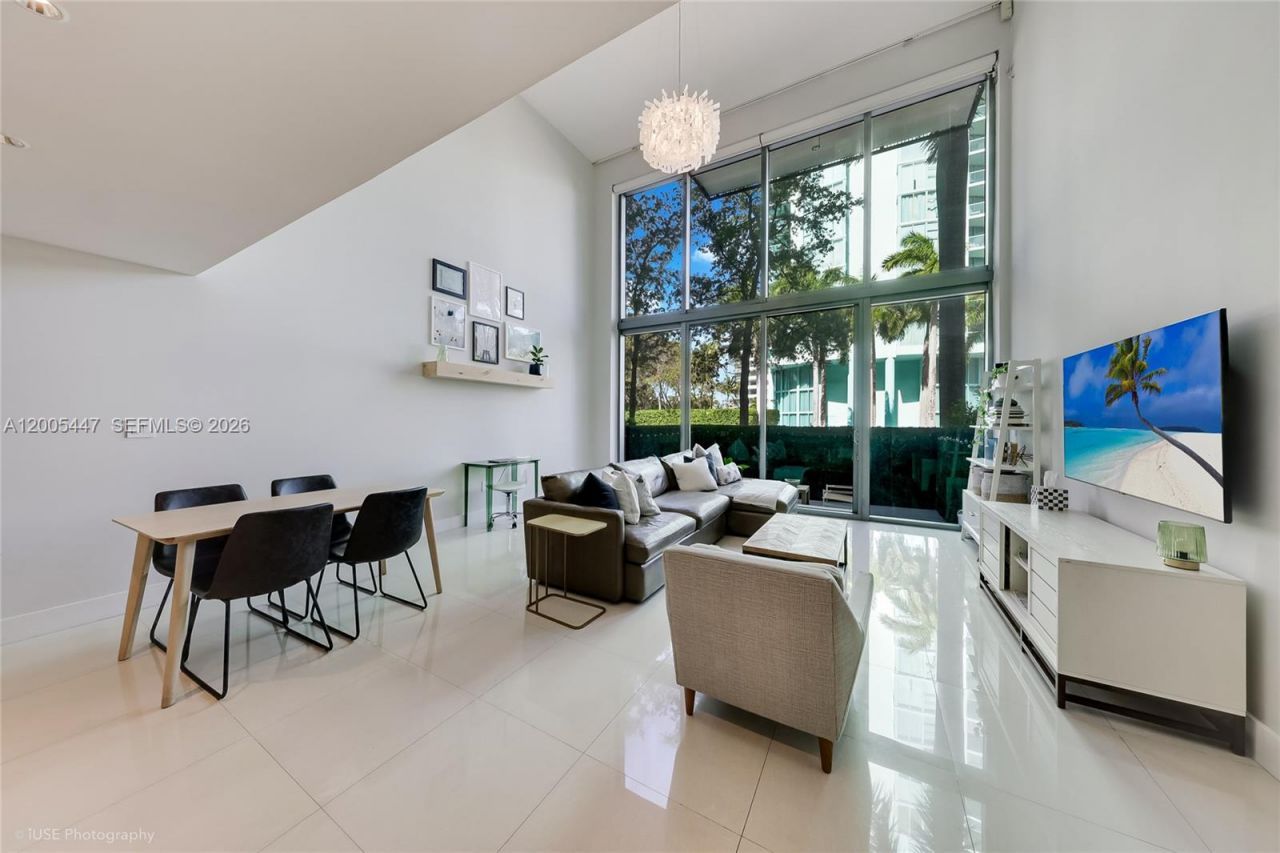 6000 Collins Ave , Unit 118, Miami Beach, FL 33140 Photo