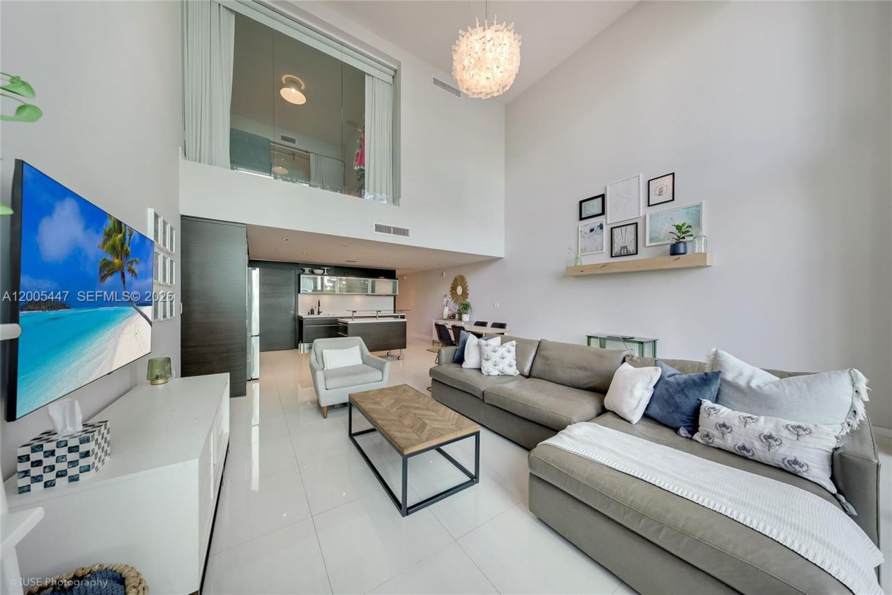 6000 Collins Ave , Unit 118, Miami Beach, FL 33140 Photo