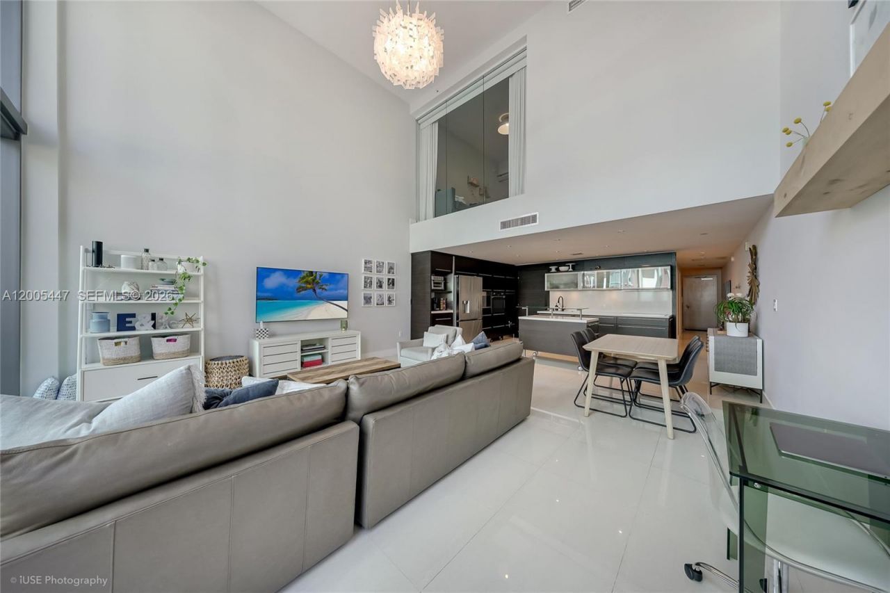 6000 Collins Ave , Unit 118, Miami Beach, FL 33140 Photo