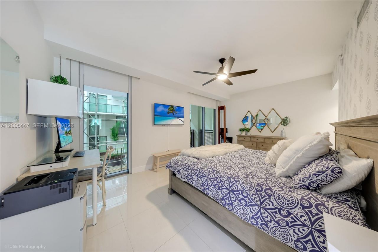 6000 Collins Ave , Unit 118, Miami Beach, FL 33140 Photo