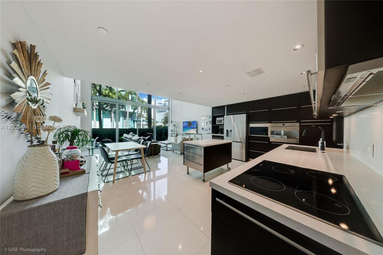 6000 Collins Ave , Unit 118, Miami Beach, FL 33140 Photo