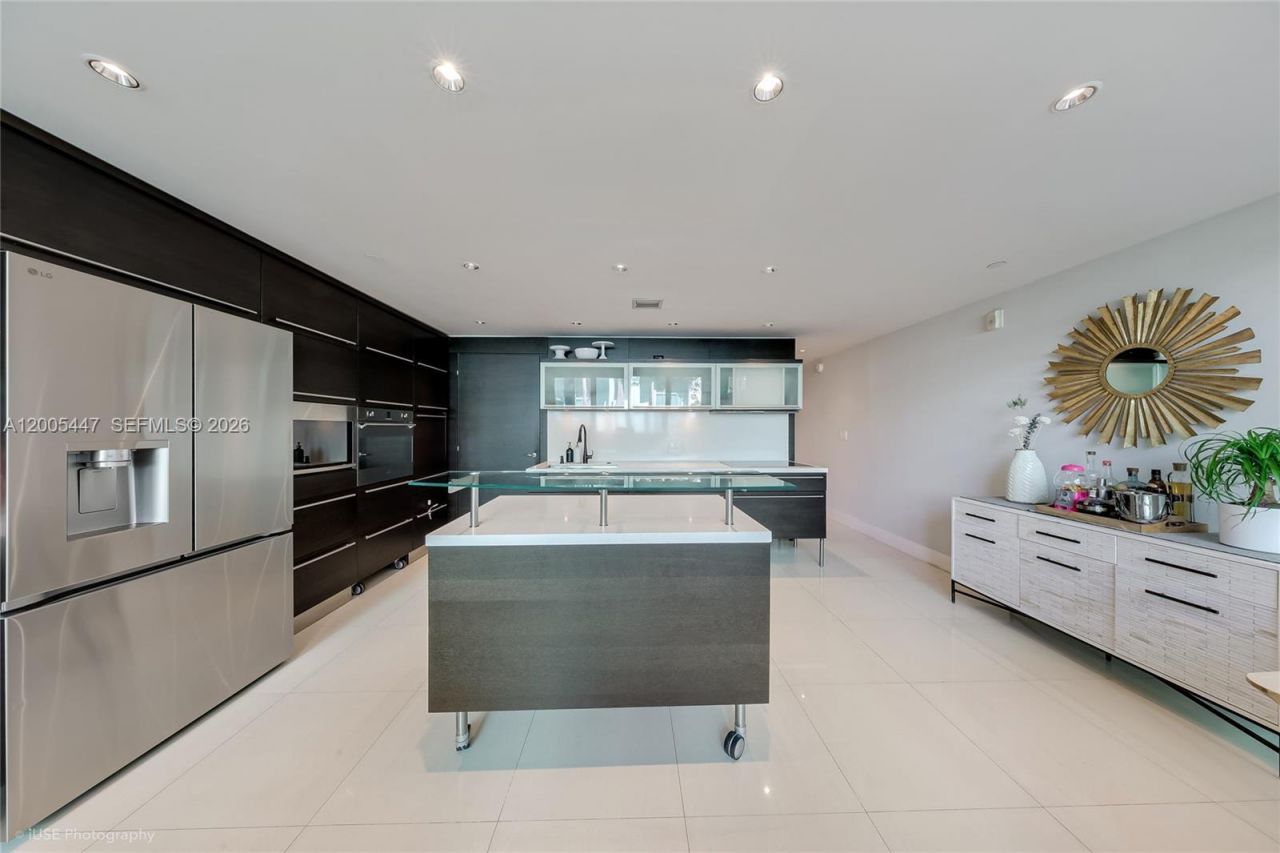 6000 Collins Ave , Unit 118, Miami Beach, FL 33140 Photo