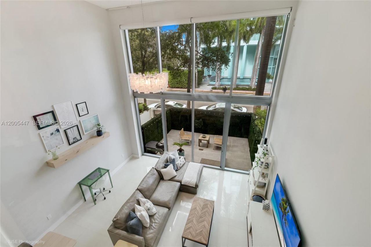 6000 Collins Ave , Unit 118, Miami Beach, FL 33140 Photo