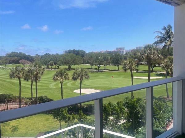 220 SE Mizner Blvd, Unit 321, Boca Raton, FL 33432