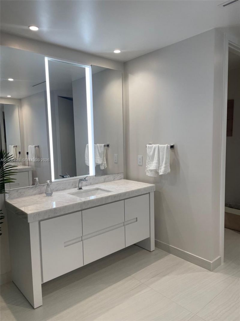 220 SE Mizner Blvd, Unit 321, Boca Raton, FL 33432 Photo