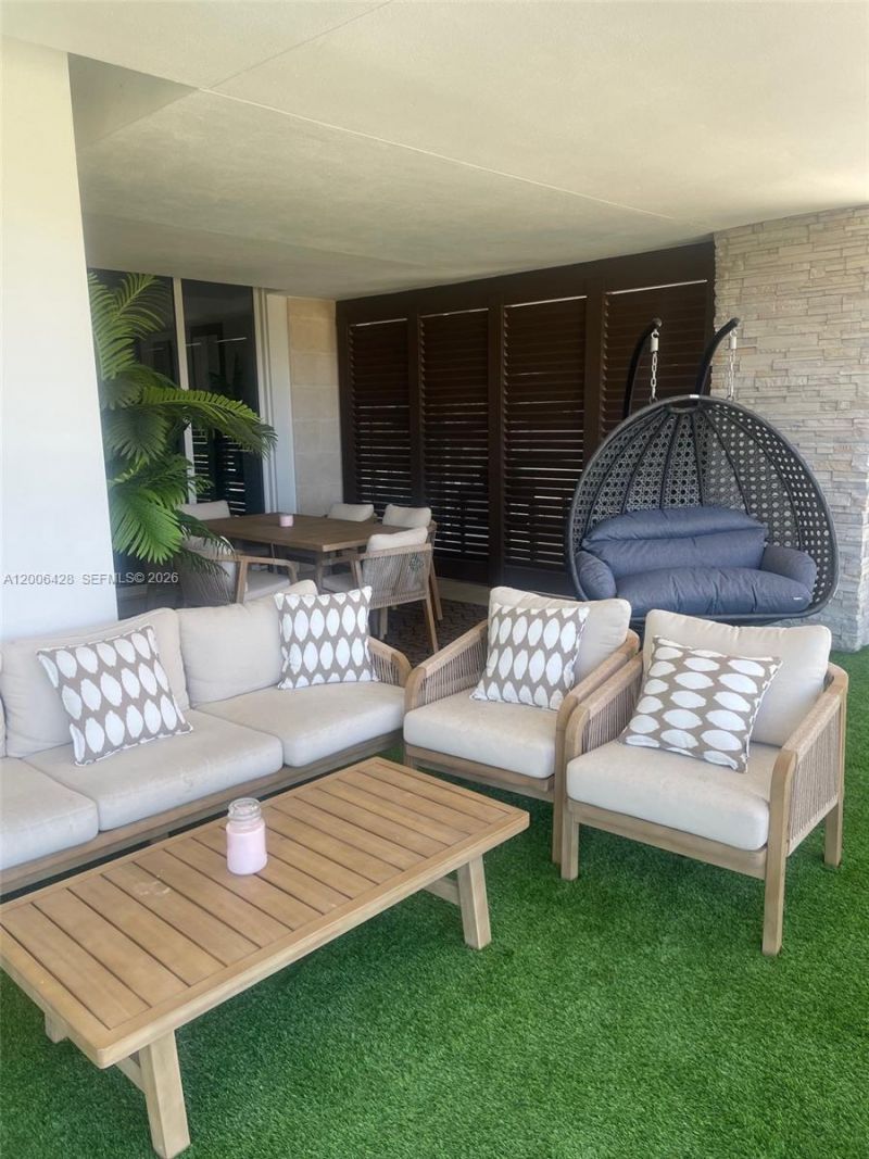 220 SE Mizner Blvd , Unit 321, Boca Raton, FL 33432 Photo