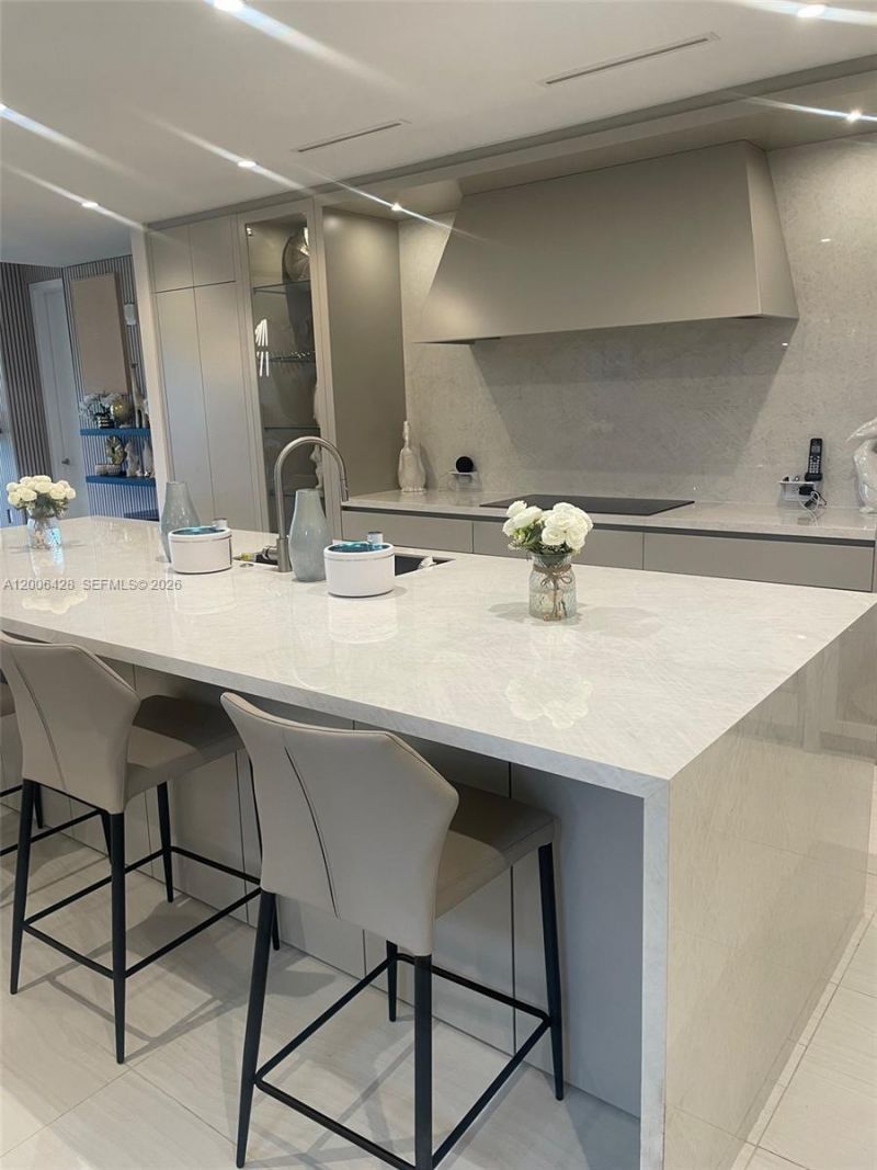 220 SE Mizner Blvd , Unit 321, Boca Raton, FL 33432 Photo